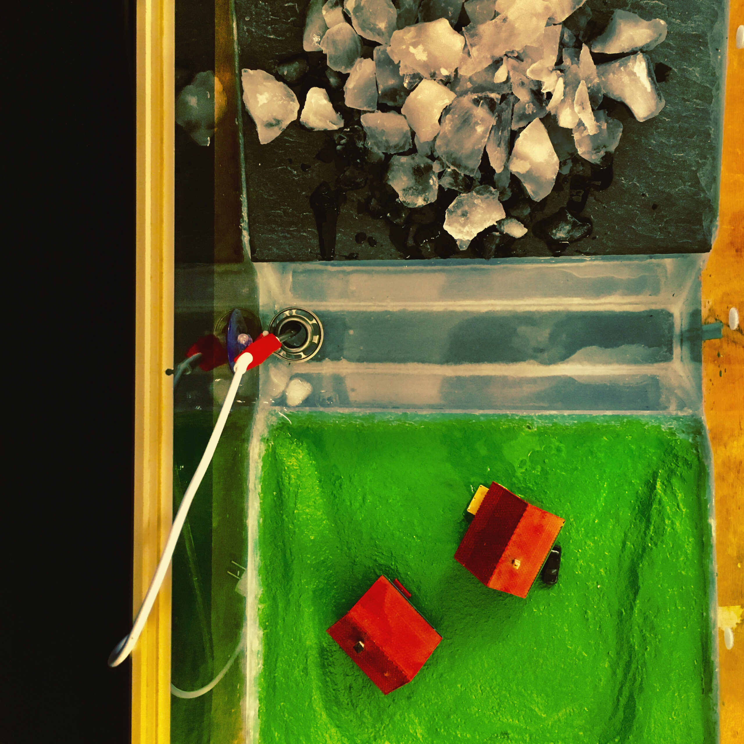 Station 4 - Versuch zum Gletscherschmelzen/Meeresspiegelanstieg